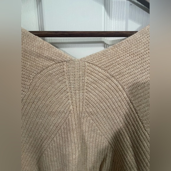 Worthington Women’s V- Neck Sweater Stretch Color Sand Size XL. New w tag. - Picture 2 of 6